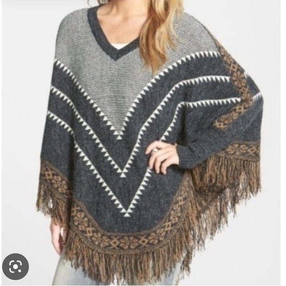Dreamers Knit Aztec Nordic Southwestern Fringed Poncho Sweater - Picture 1 of 8